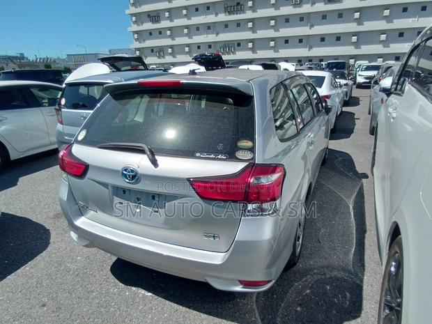 Toyota Corolla Fielder 2020 Silver