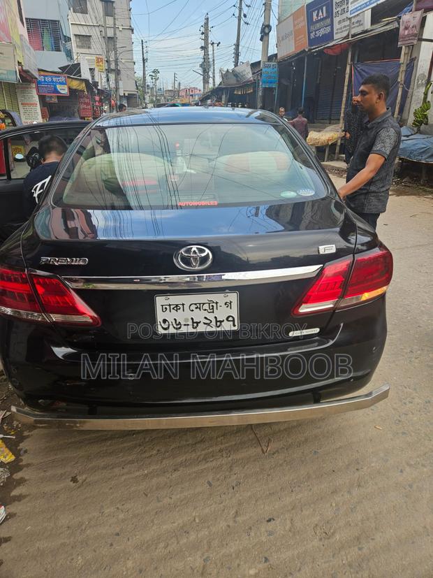 Toyota Premio 2018 Black