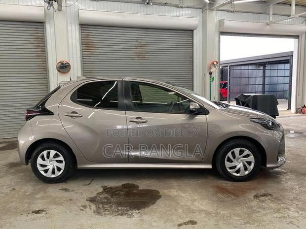 Toyota Yaris 2021 Brown
