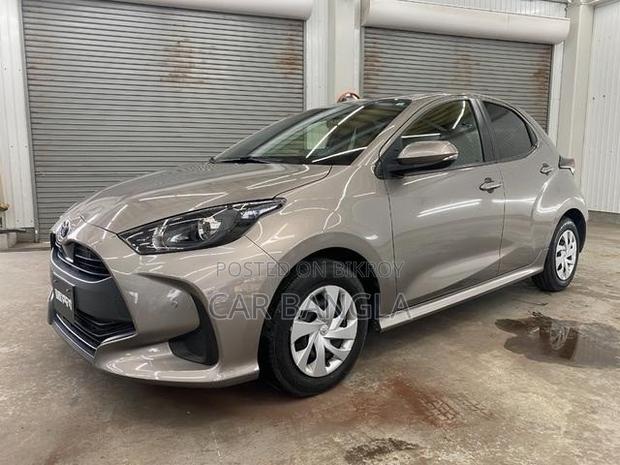 Toyota Yaris 2021 Brown