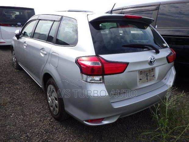 Toyota Corolla Fielder 2021 Silver