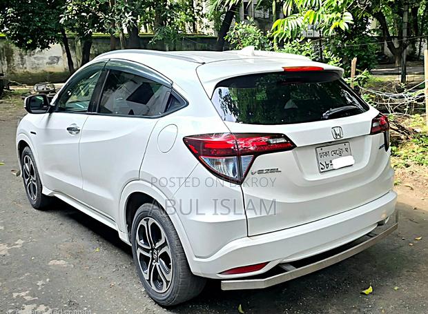 Honda Vezel 1.5 Hybrid 2WD 2014 Pearl