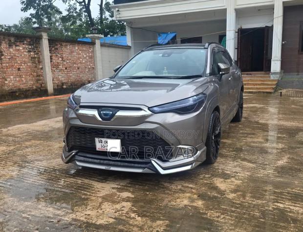 Toyota Corolla Cross 1.8 Hybrid FWD 2022 Brown