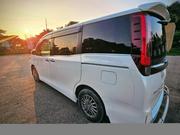 Toyota Esquire 1.8 FWD Hybrid (7 seater) 2017 Pearl for sale