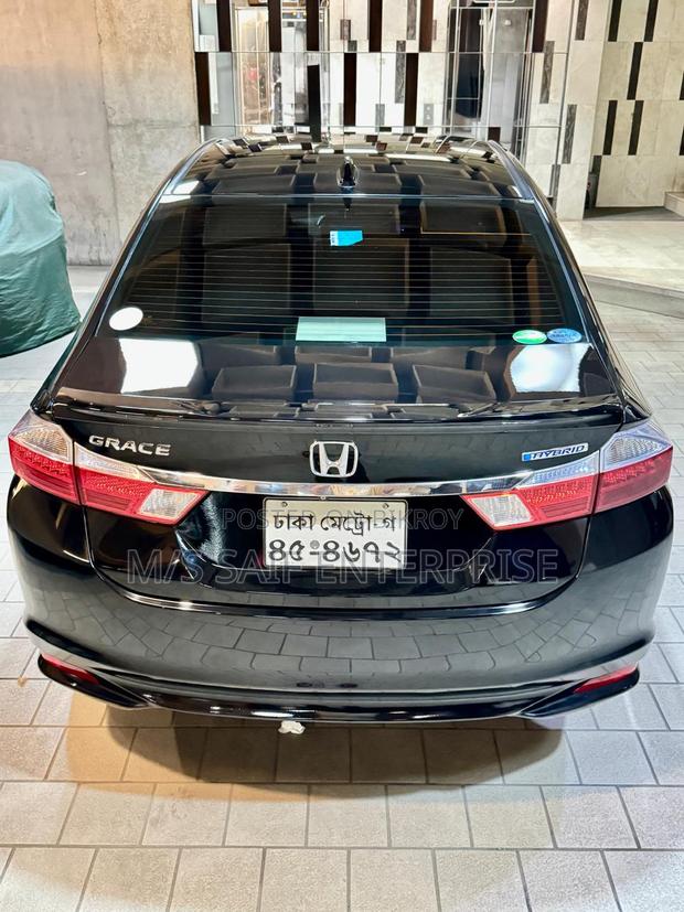 Honda Grace 1.5 Hybrid AWD 2015 Black