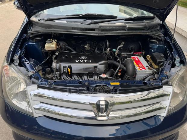 Toyota IST 2003 Blue