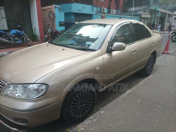Nissan Sunny 2007 Gold