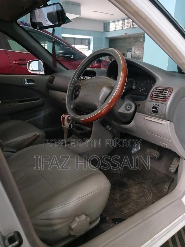 Toyota Corolla 2000 Pearl