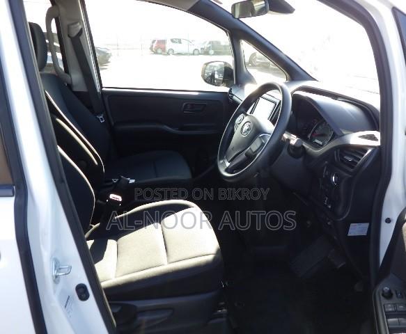 Toyota Noah 2.0 FWD (8 Seater) 2021 Pearl