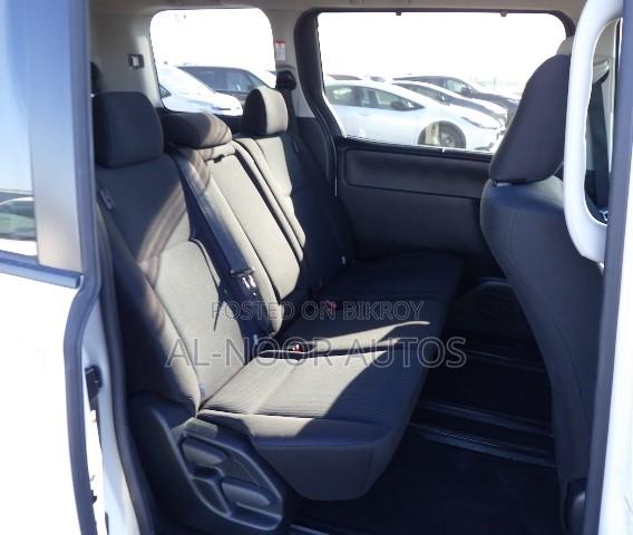 Toyota Noah 2.0 FWD (8 Seater) 2021 Pearl