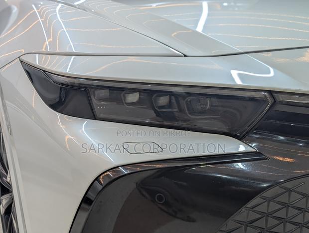 Toyota Crown 2022 Pearl