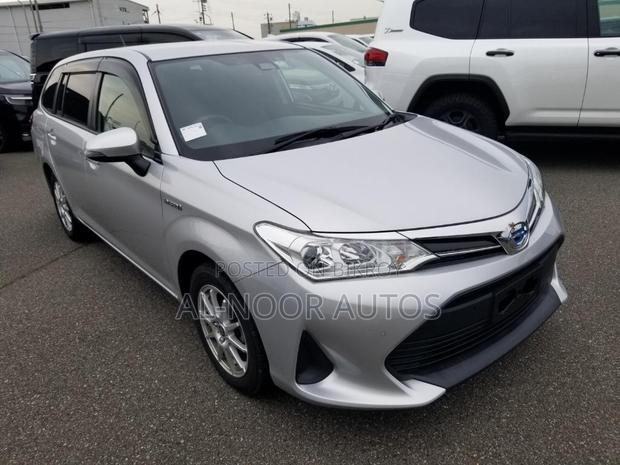 Toyota Corolla Fielder 1.5 Hybrid FWD 2021 Silver
