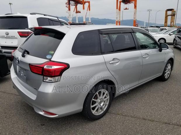 Toyota Corolla Fielder 1.5 Hybrid FWD 2021 Silver