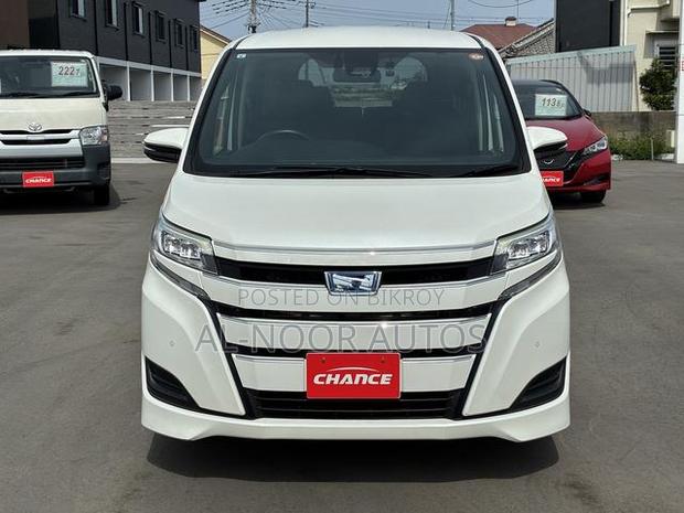 Toyota Noah 1.8 FWD Hybrid (7 seater) 2021 Pearl