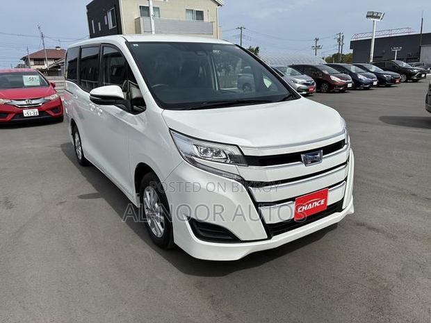 Toyota Noah 1.8 FWD Hybrid (7 seater) 2021 Pearl