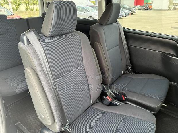 Toyota Noah 1.8 FWD Hybrid (7 seater) 2021 Pearl