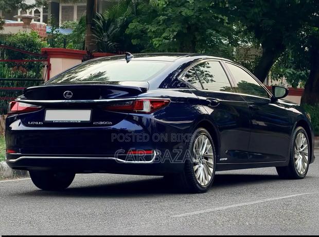 Lexus ES 300h Luxury 2021 Black