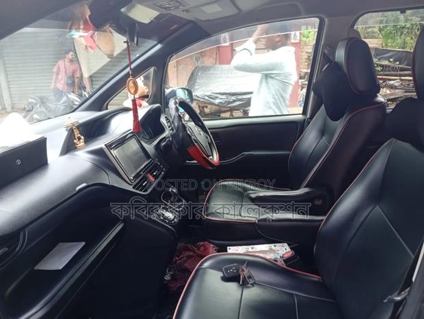 Toyota Esquire 2014 Black