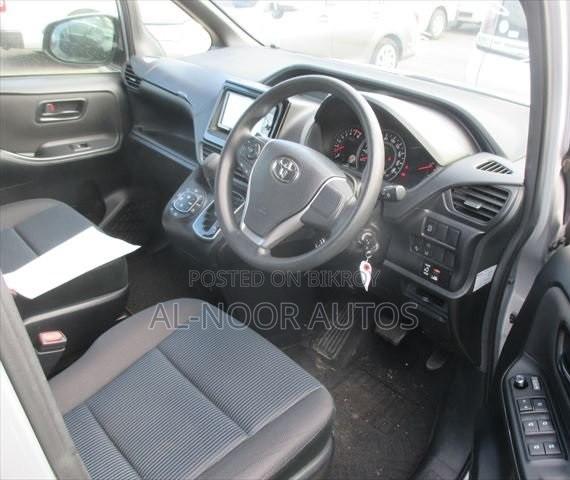 Toyota Noah 2.0 FWD (8 Seater) 2021 Silver