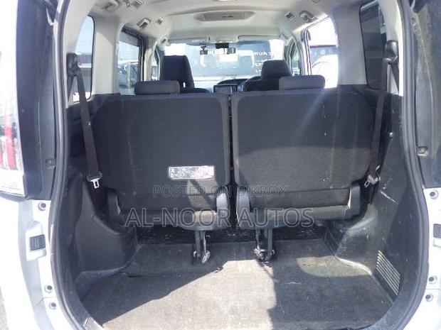 Toyota Noah 2.0 FWD (8 Seater) 2021 Silver