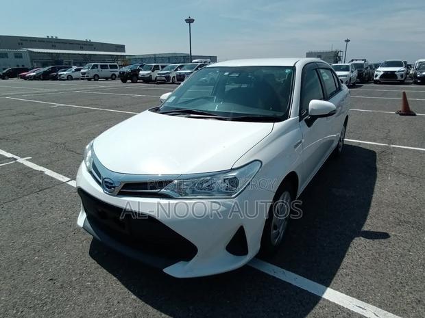 Toyota Axio 2021 White