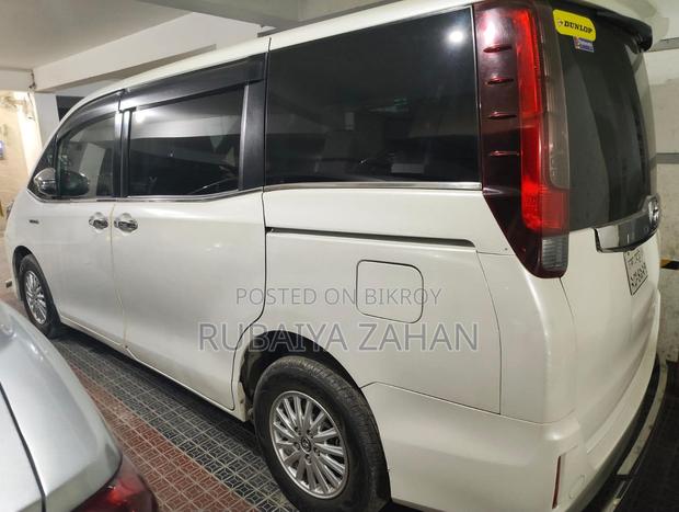 Toyota Noah 2017 Pearl
