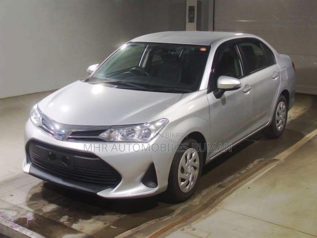Toyota Axio 2021 Silver