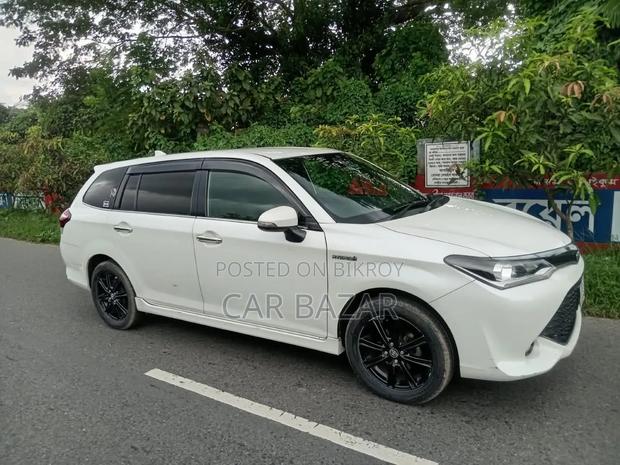 Toyota Corolla Fielder 1.5 Hybrid FWD 2016 Pearl