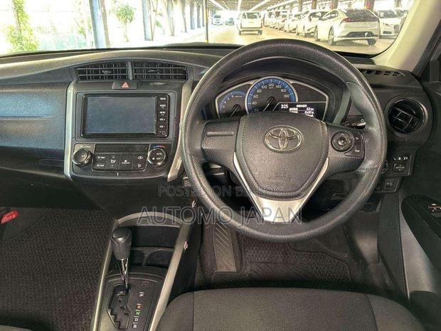 Toyota Corolla Fielder 1.5 Hybrid FWD 2021 Silver