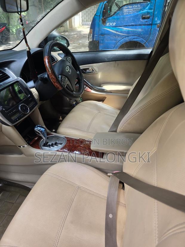 Toyota Premio 2012 Silver