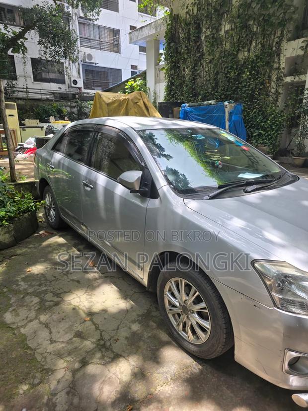 Toyota Premio 2012 Silver