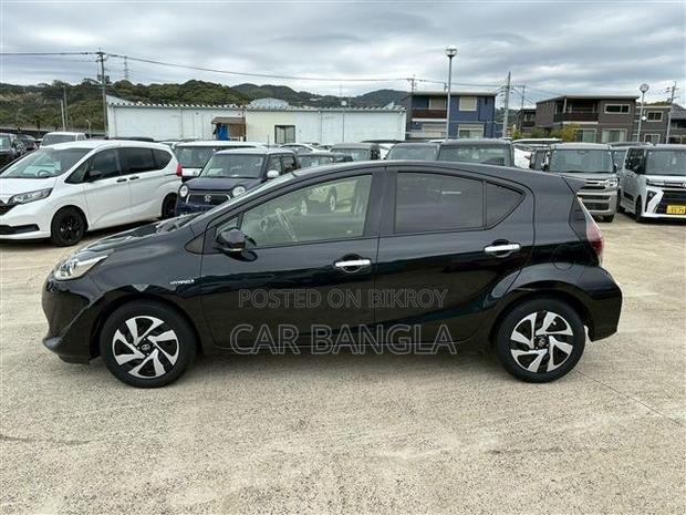 Toyota Aqua 2021 Black