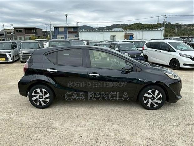Toyota Aqua 2021 Black