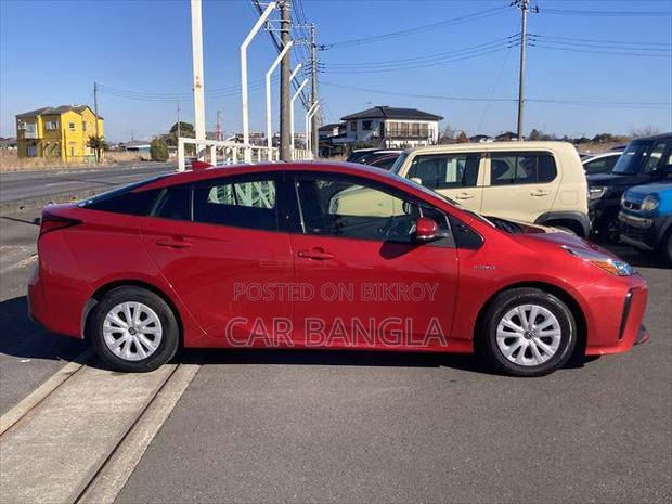Toyota Prius 2021 Red