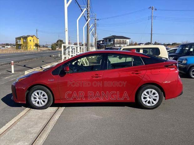 Toyota Prius 2021 Red
