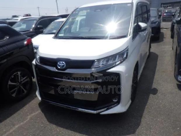 Toyota Noah 2023 Pearl