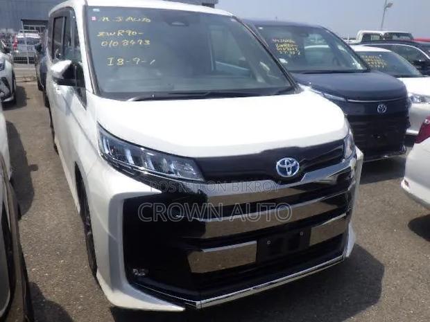 Toyota Noah 2023 Pearl