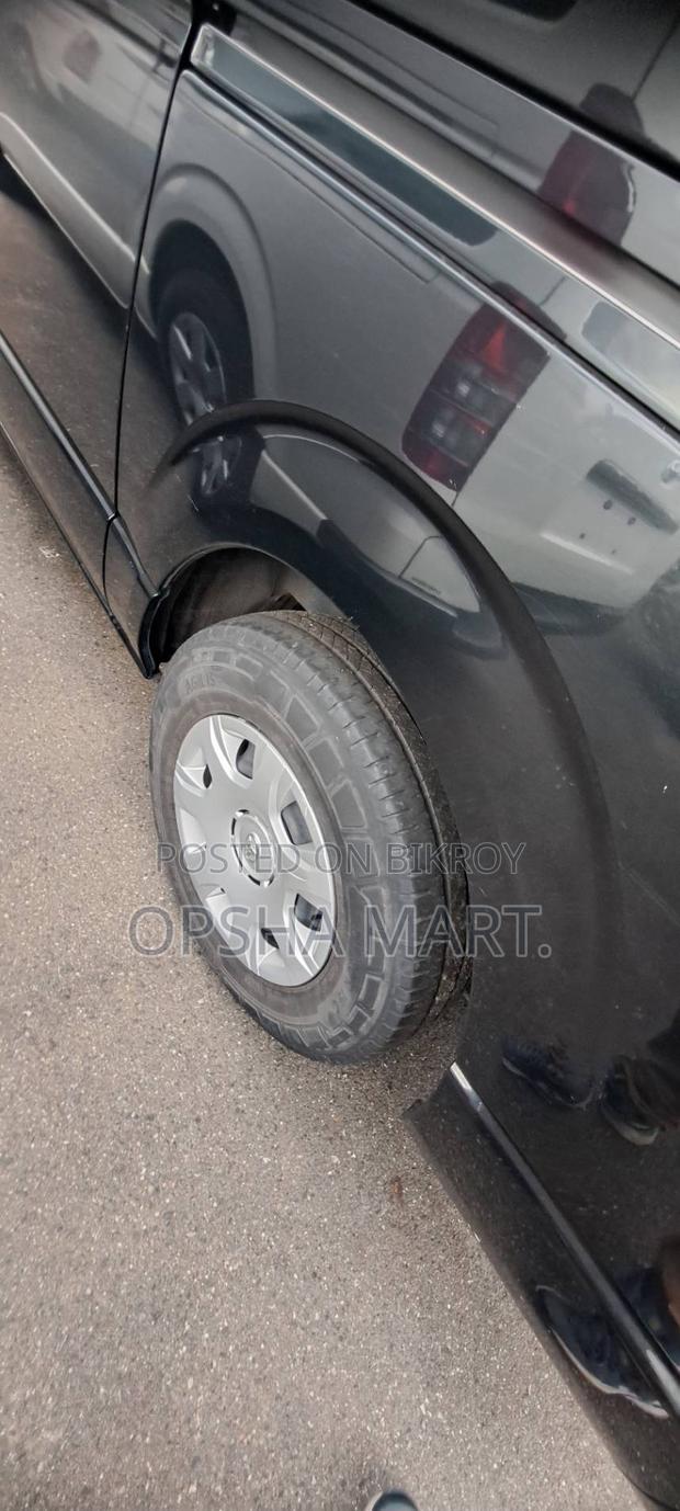 Toyota Grand HiAce 2002 Black