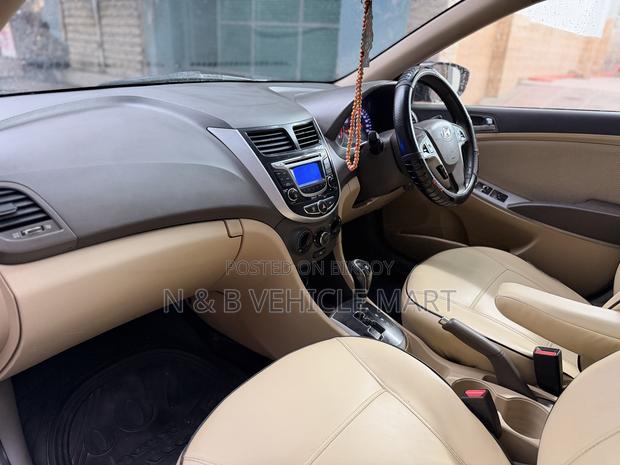 Hyundai Accent 2012 Blue
