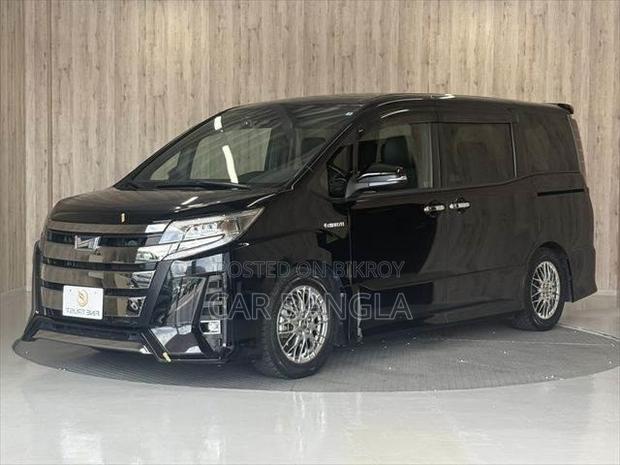 Toyota Noah 2021 Black
