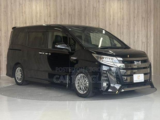 Toyota Noah 2021 Black