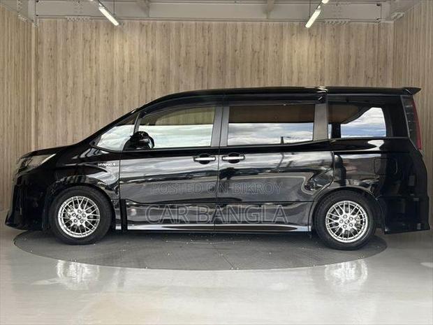 Toyota Noah 2021 Black