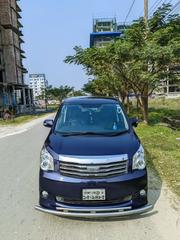 Toyota Noah 2.0 158hp FWD (8 Seater) 2011 Blue for sale