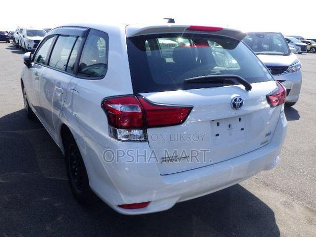 Toyota Corolla Fielder 2021 White