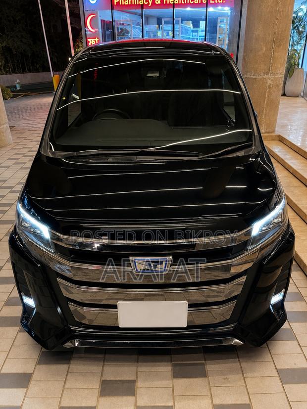 Toyota Noah 1.8 FWD Hybrid (7 seater) 2019 Black
