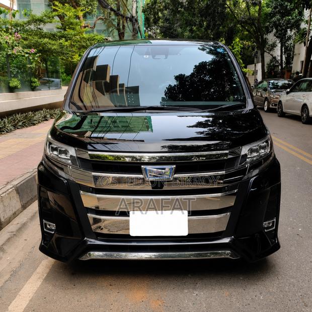Toyota Noah 1.8 FWD Hybrid (7 seater) 2019 Black