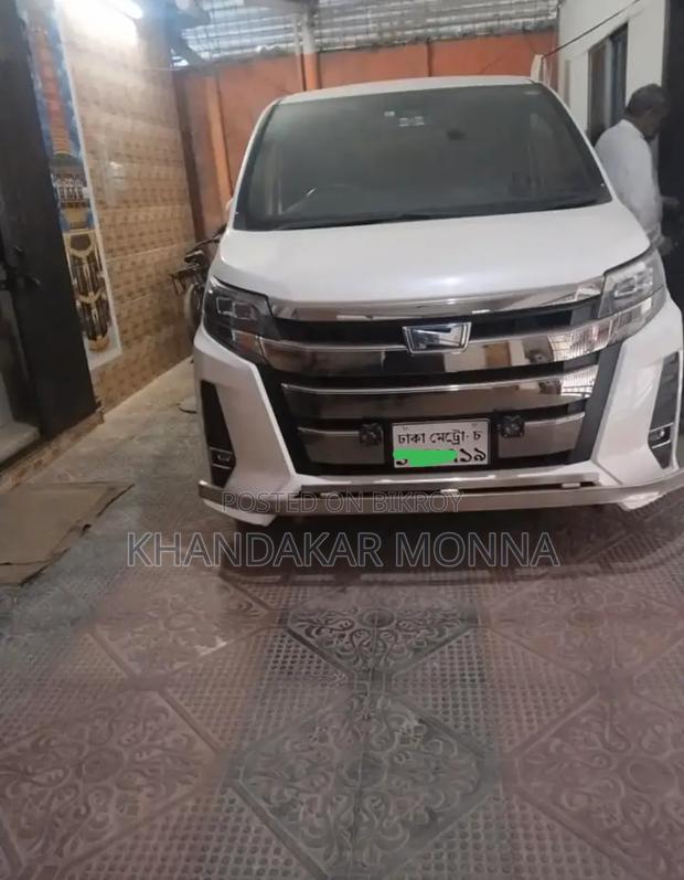 Toyota Noah 1.8 FWD Hybrid (7 seater) 2017 Pearl