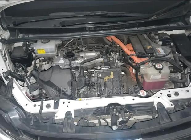 Toyota Noah 1.8 FWD Hybrid (7 seater) 2017 Pearl