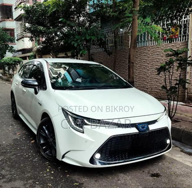 Toyota Corolla Touring WxB 2020 Pearl