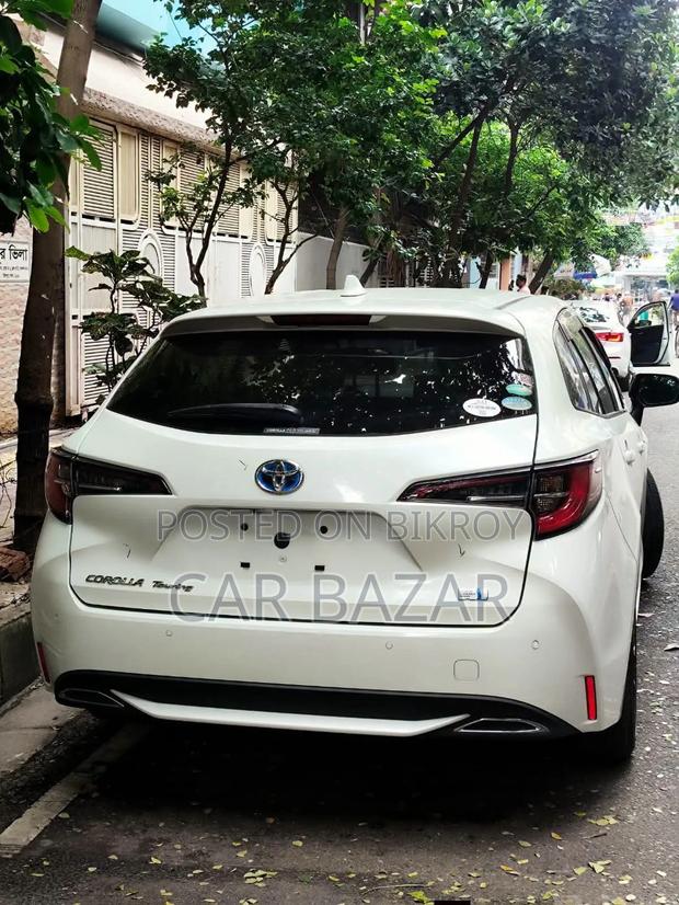 Toyota Corolla Touring WxB 2020 Pearl